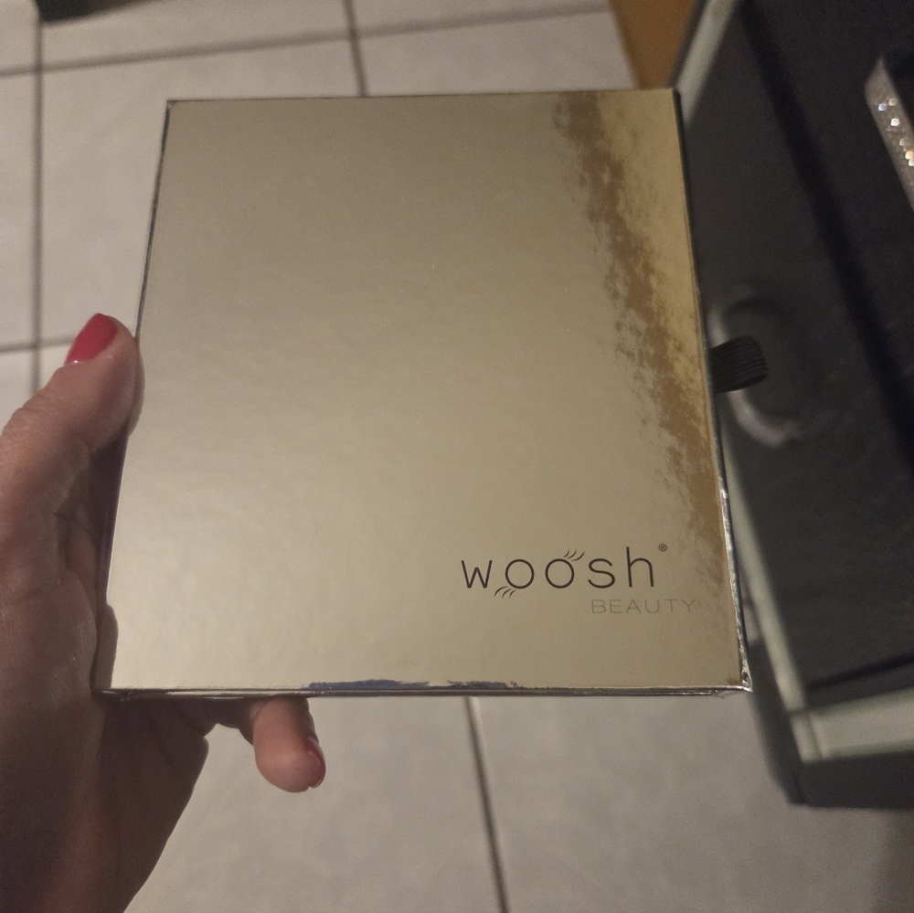 Woosh Beauty "Fold Out Face" complete Makeup Palette - Picture 5 of 17
